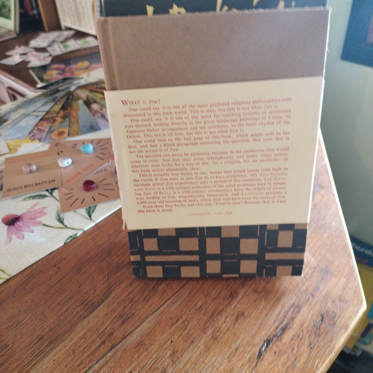 Zen Flesh, Zen Bones a collection of Zen and Pre-Zen Writings. Compiled by Paul Reps. 1977.